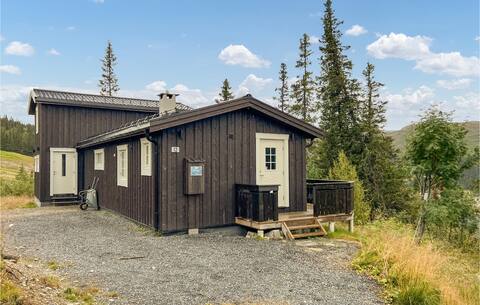 Stunning home in Nord-Torpa with WiFi