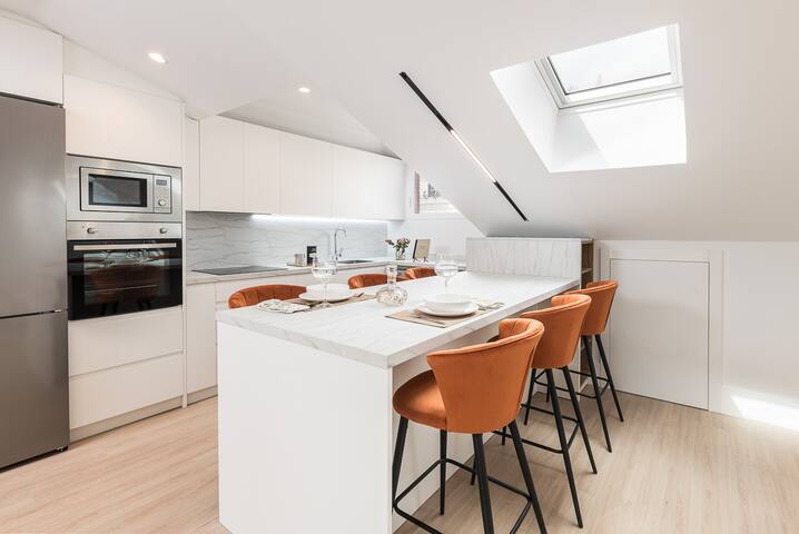 Homeclub | Bright Flat in the Heart of Madrid gallery image 3