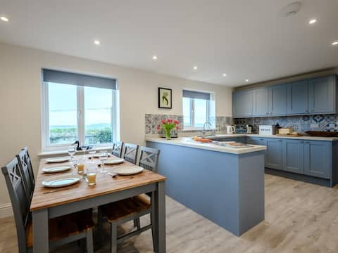 3 Bed in Swanage (oc-80578)