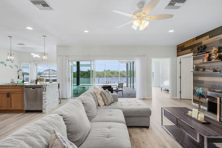 Stunning River Views & Pool - Villa Island Sunset - Fort Myers, FL