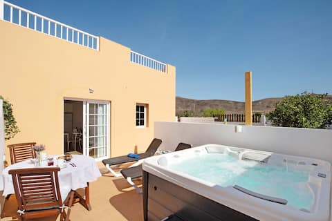El Naranjo apartment with jacuzzi