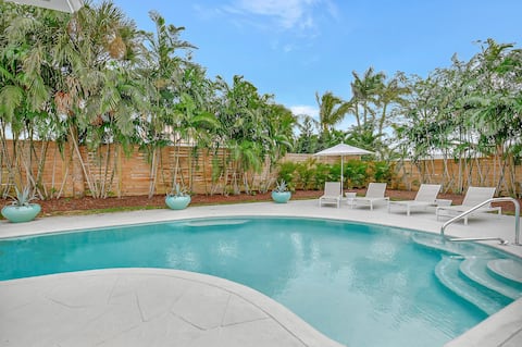 Paradise under the Palms - Newly Updated Private H