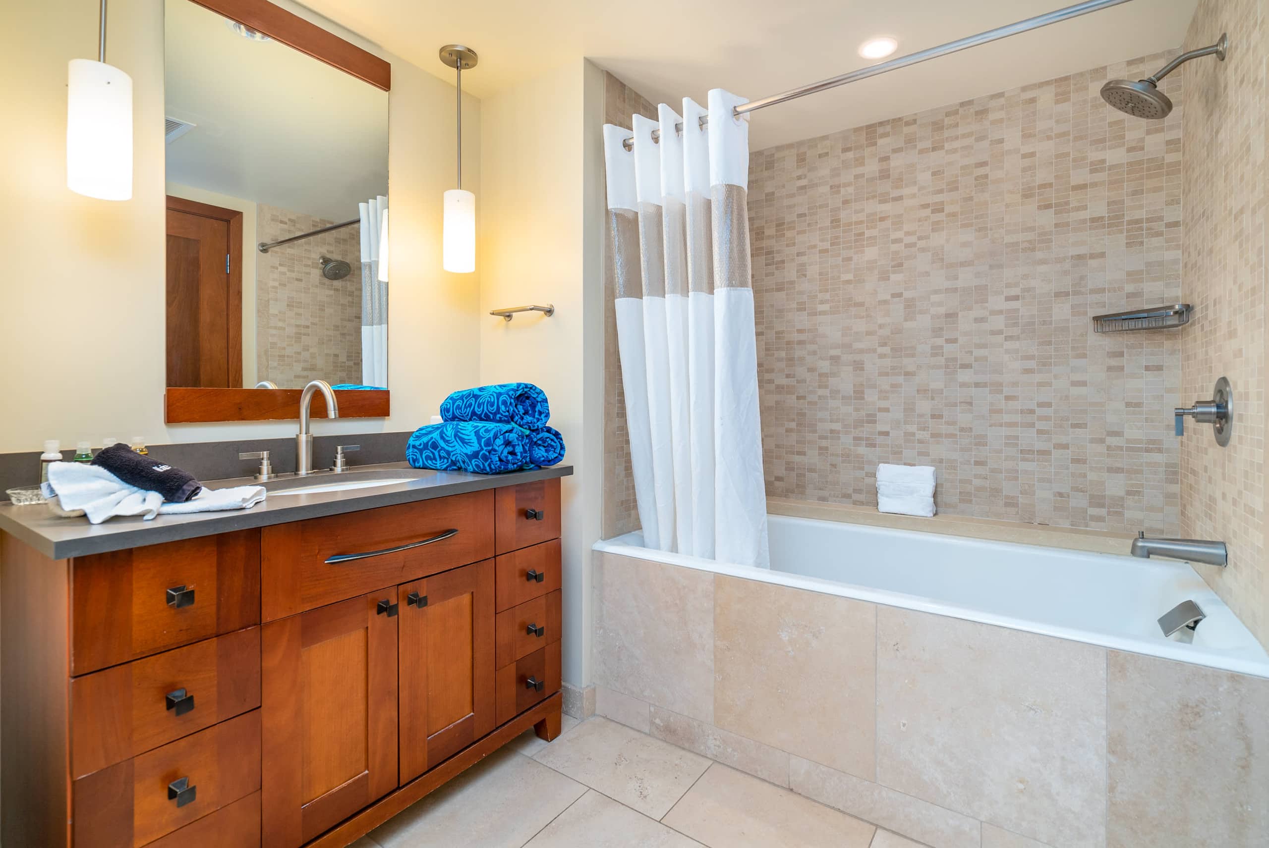Condo in Kapolei · ★4.52 · 3 bedrooms · 5 beds · 3 baths - Image 12