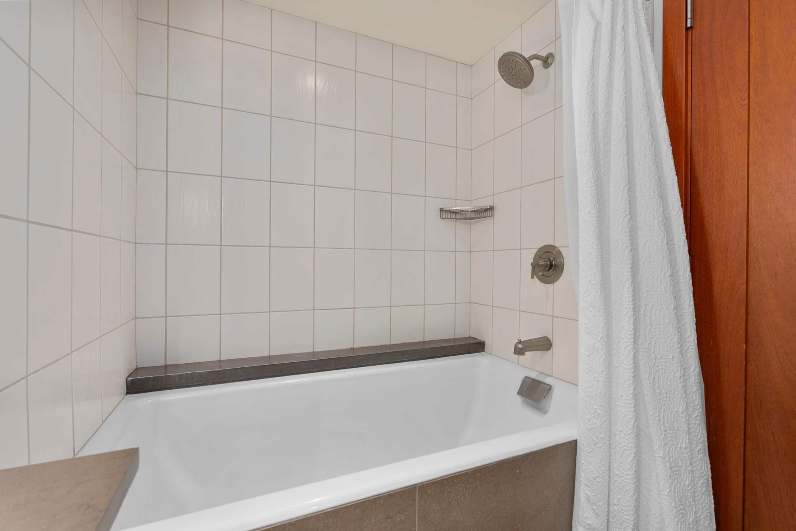 Condo in Kapolei · ★4.91 · 2 bedrooms · 4 beds · 2 private baths - Image 20