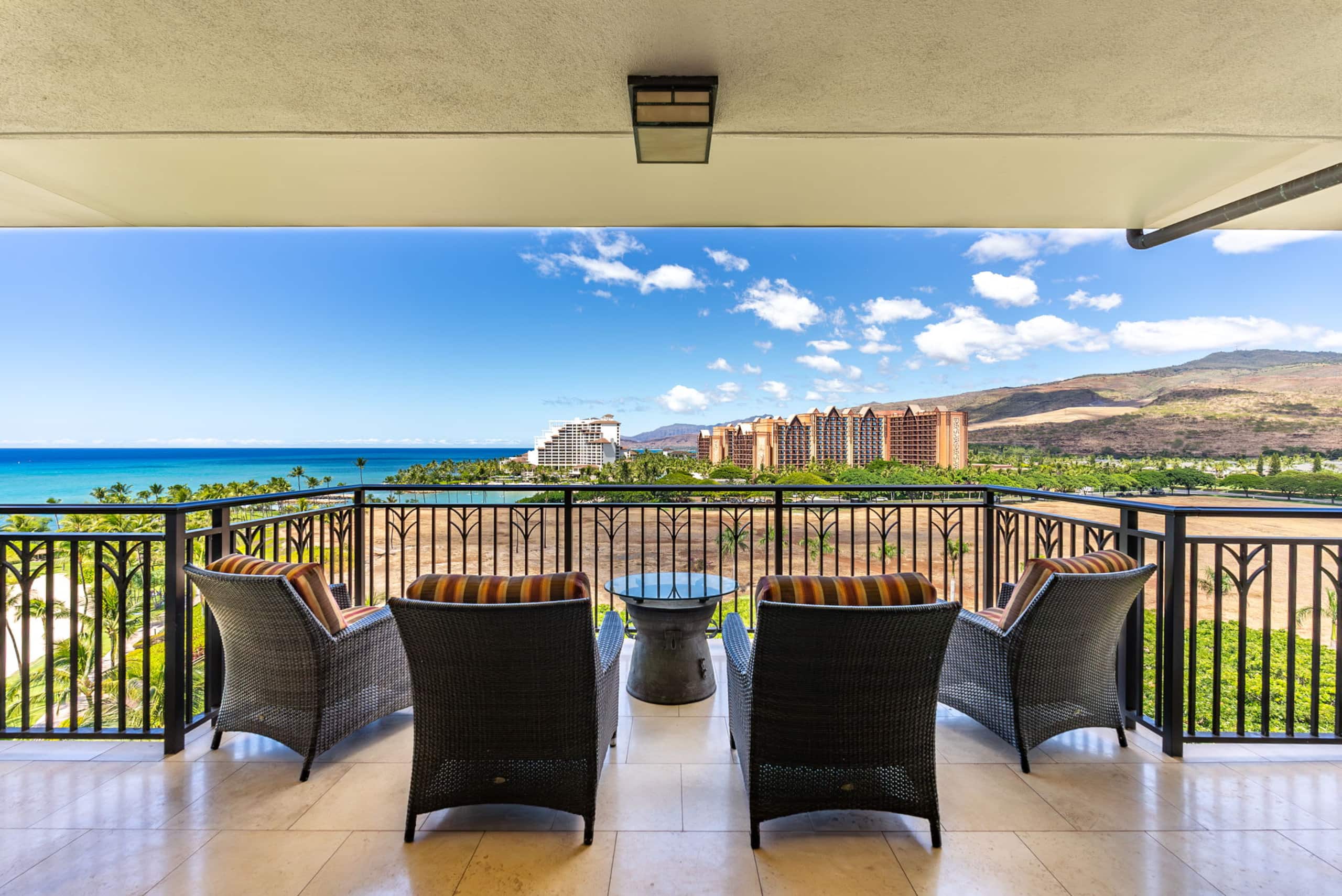 Condo in Kapolei · ★4.91 · 2 bedrooms · 4 beds · 2 private baths - Image 4