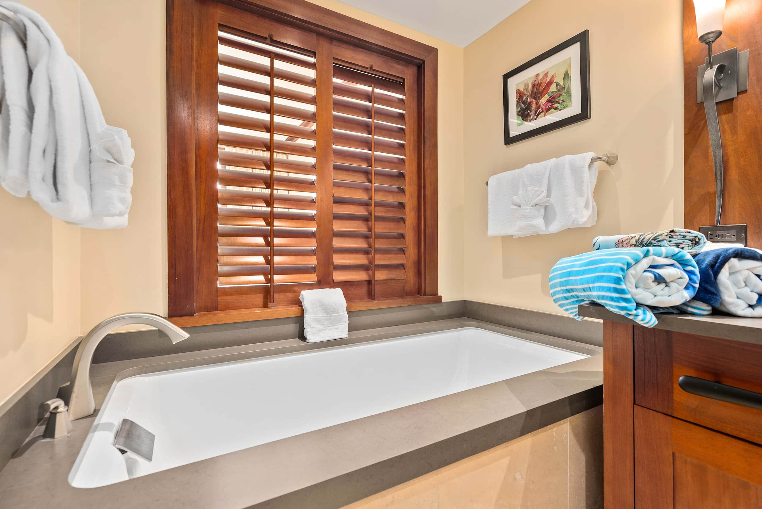 Condo in Kapolei · ★4.6 · 2 bedrooms · 4 beds · 2 private baths - Image 14