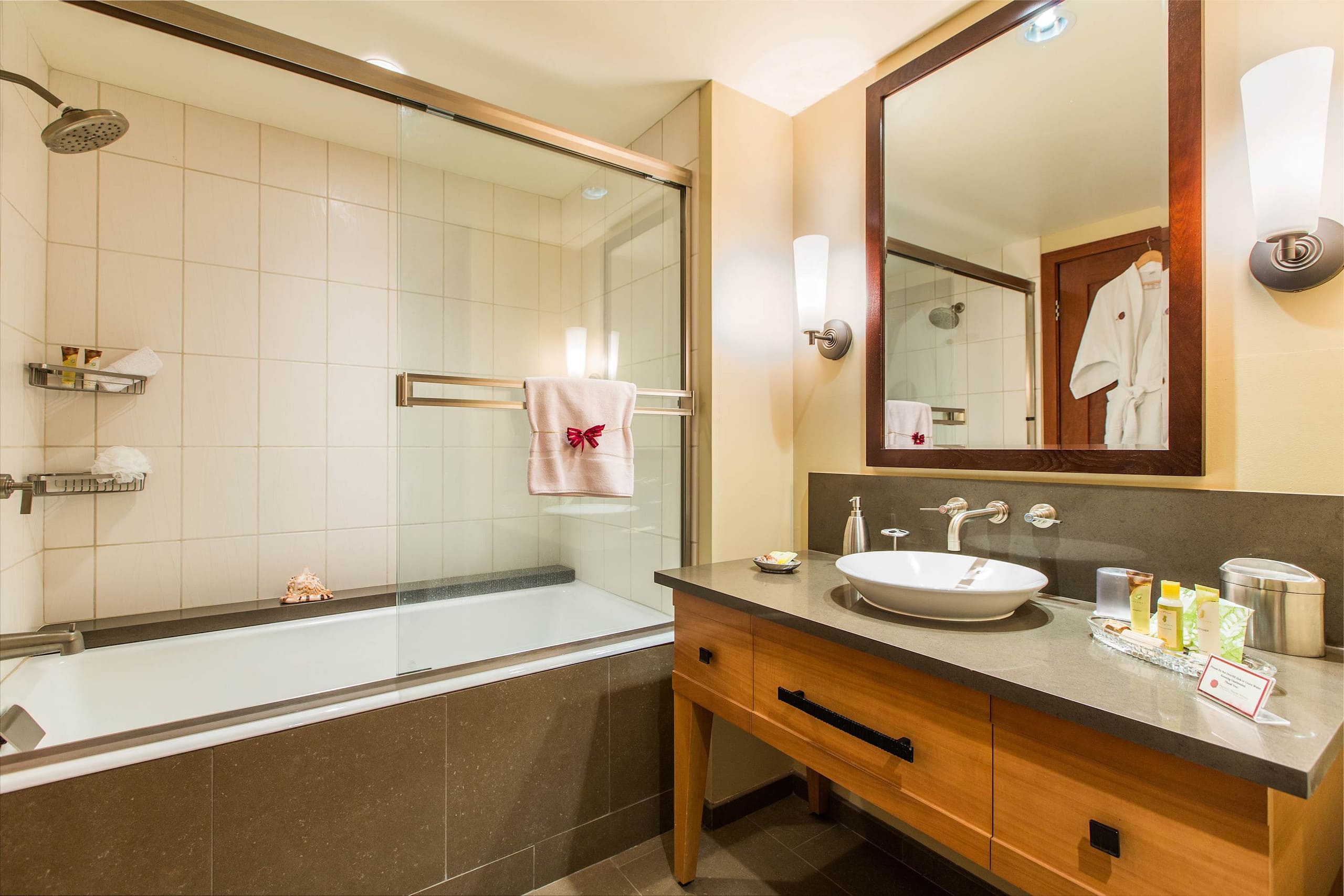 Condo in Kapolei · ★4.83 · 2 bedrooms · 4 beds · 2 private baths - Image 12