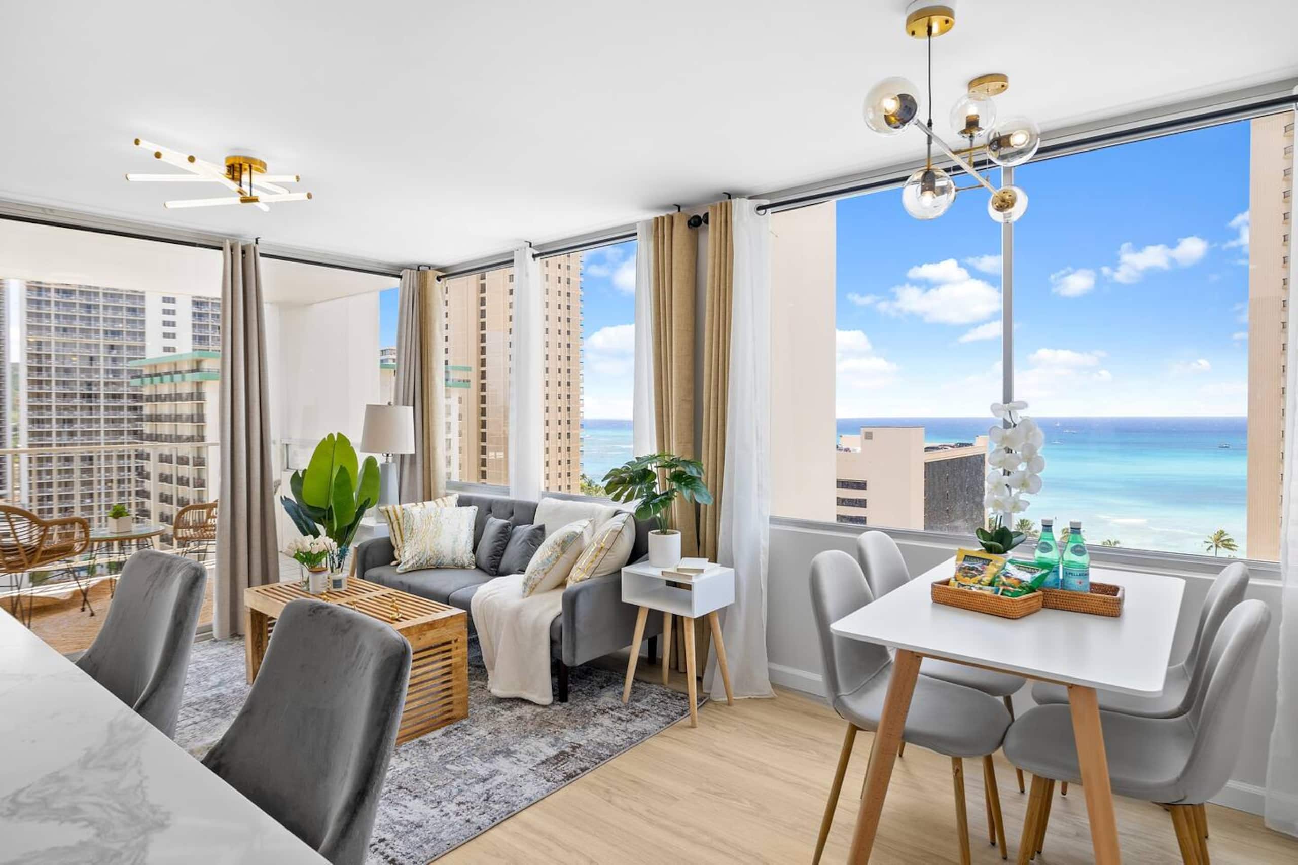 Condo in Honolulu · ★4.9 · 1 bedroom · 2 beds · 1 private bath - Image 7