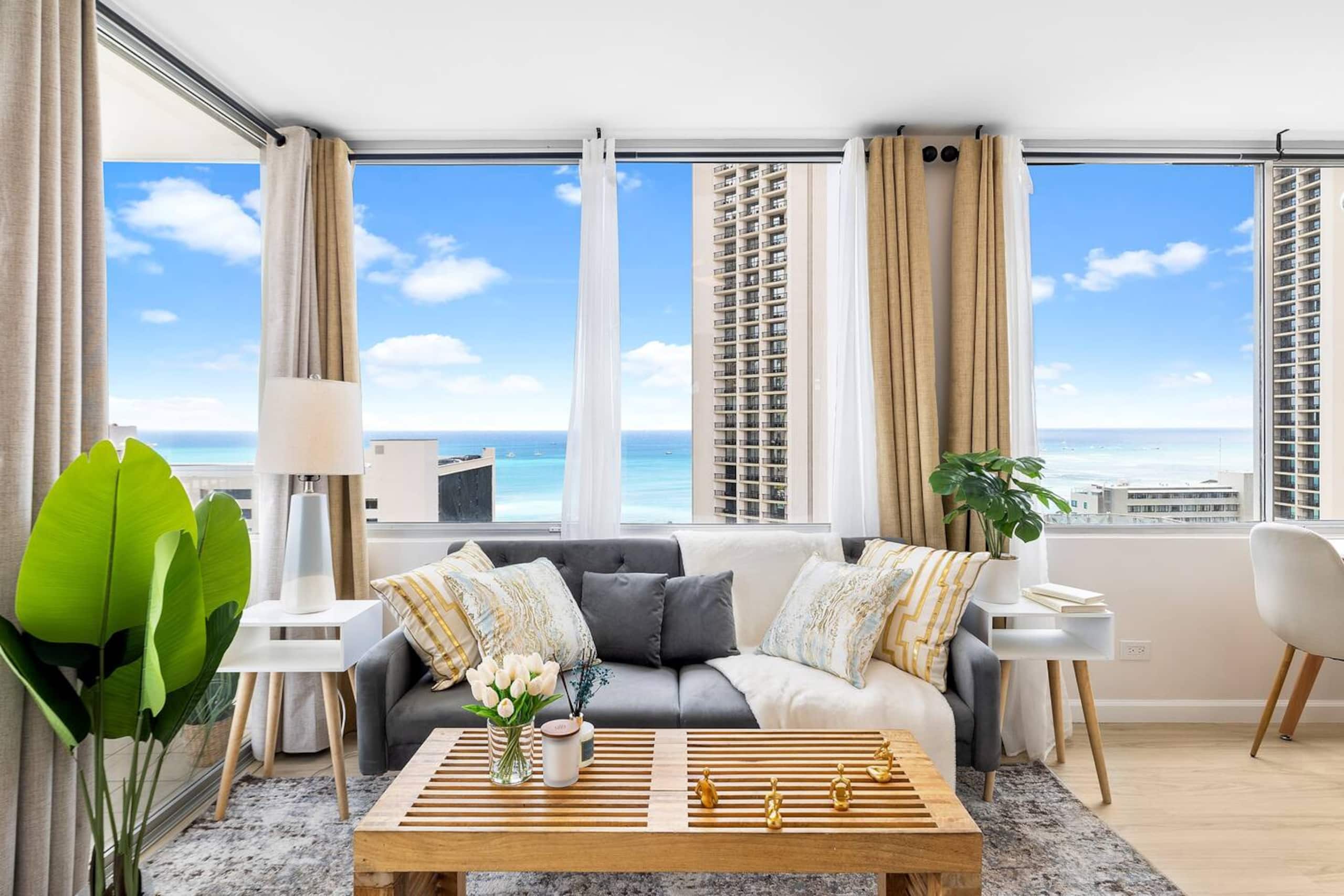 Condo in Honolulu · ★4.9 · 1 bedroom · 2 beds · 1 private bath - Image 1