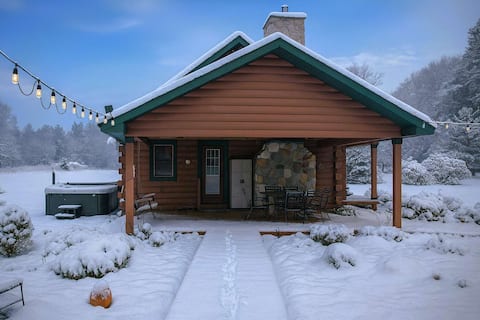 Main Cabin Only Close to Crystal Mt with Hot Tub