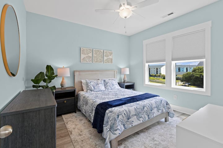 Spálňa s manželskou posteľou na treťom poschodí