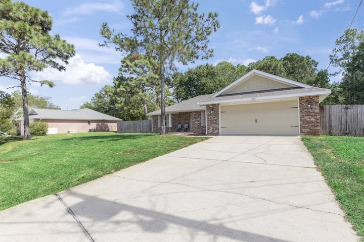 Quiet Getaway-4 Bed/pet Friendly/close To Beaches - Navarre, FL