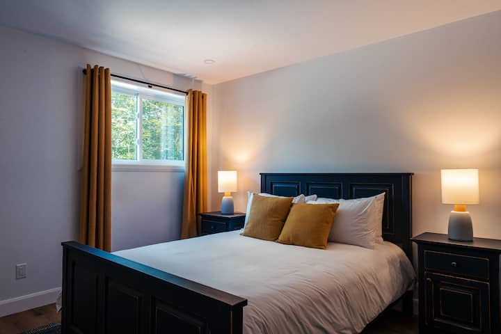 Chambre #2 Lit queen size - sous-sol