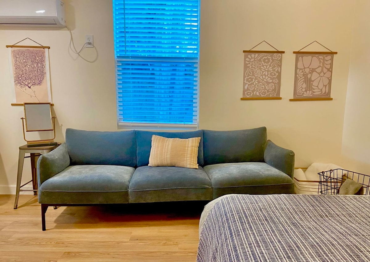 Casa Eleven | Walkable Area | East Austin Stay