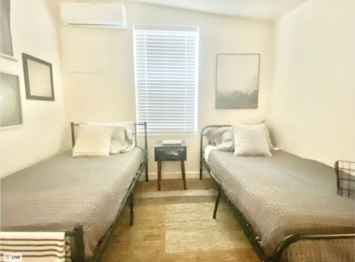 Casa Eleven | Walkable Area | East Austin Stay