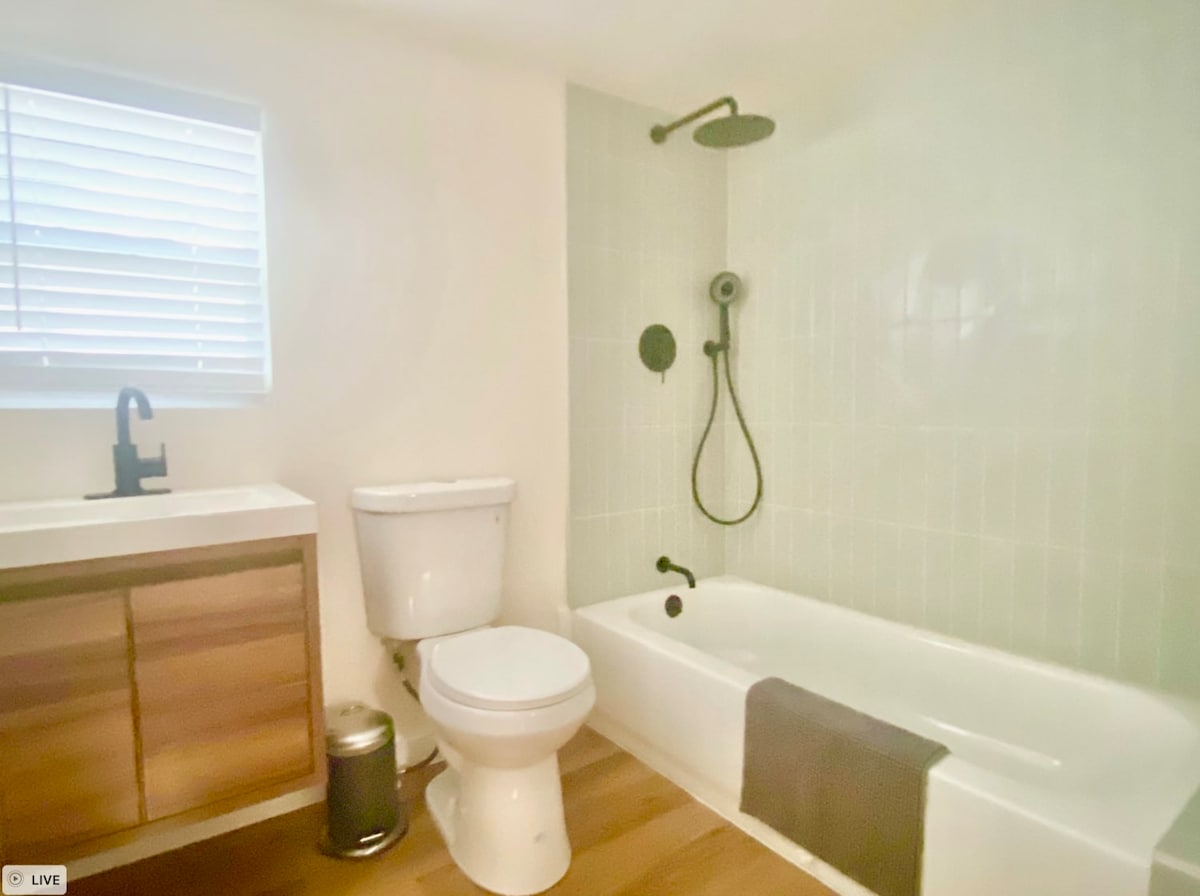Casa Eleven | Walkable Area | East Austin Stay