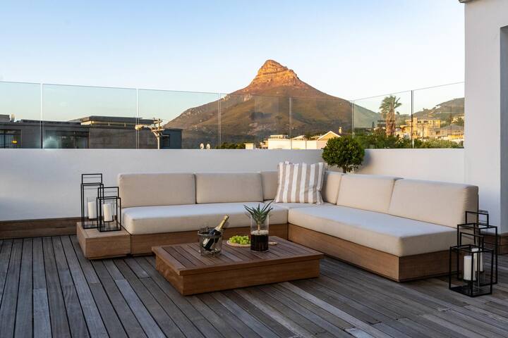 Maison De La Mer – Luxury Camps Bay Villa gallery image 2