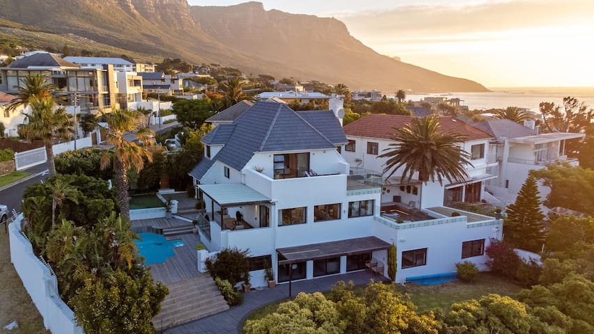 Maison De La Mer – Luxury Camps Bay Villa
