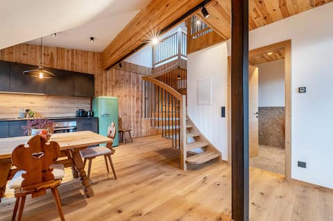 Top performing Airbnb: Rotwandterhof apartment Bienenstock in Ritten
