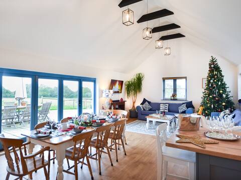 4 Bed in Helston (90391)