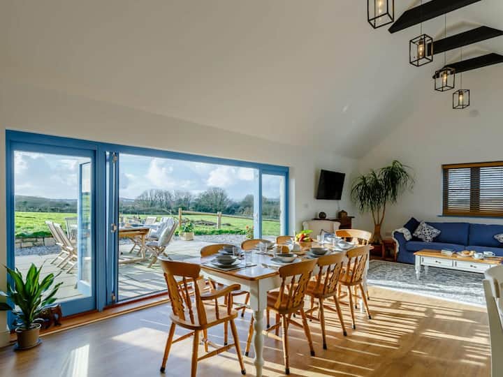 4 Bed In Helston (Oc-90391) - Helston