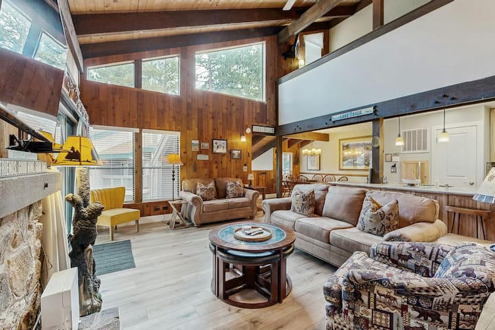 2 Br With Loft Walkable To Lake & Near Heavenly - South Lake Tahoe, CA