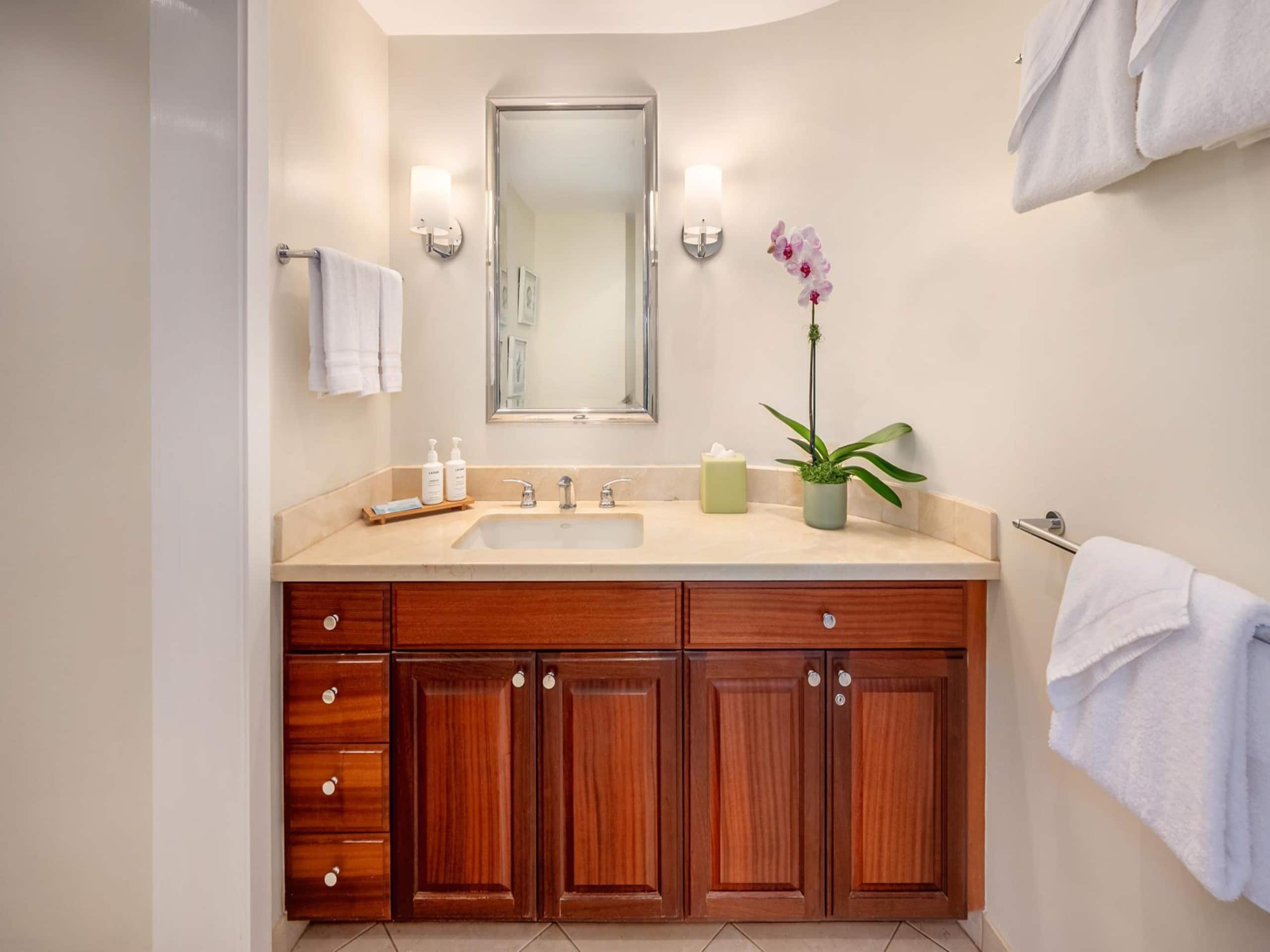 Condo in Lahaina · ★5.0 · 2 bedrooms · 4 beds · 2 private baths - Image 17