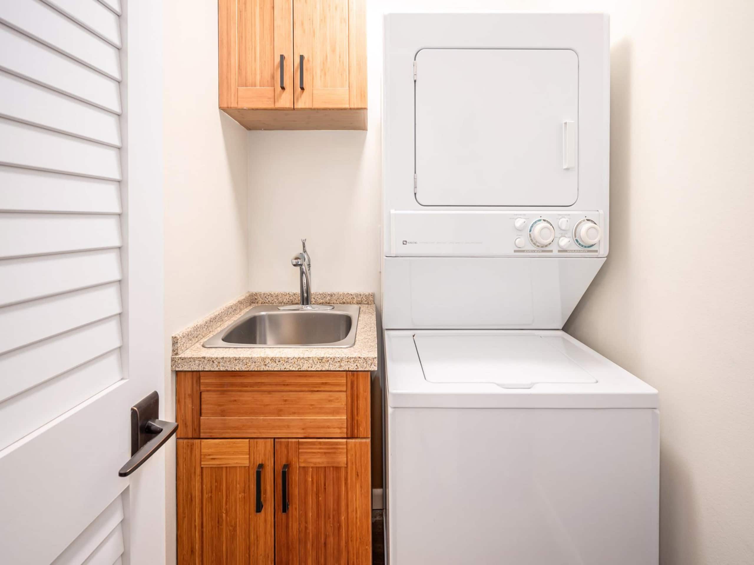 Condo in Lahaina · ★5.0 · 2 bedrooms · 4 beds · 2 private baths - Image 19