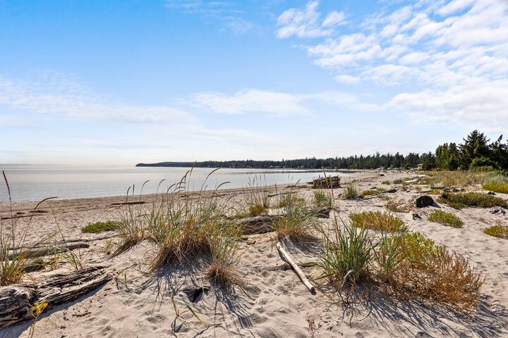 The Beach House at Saratoga managed Airbnb listing 3