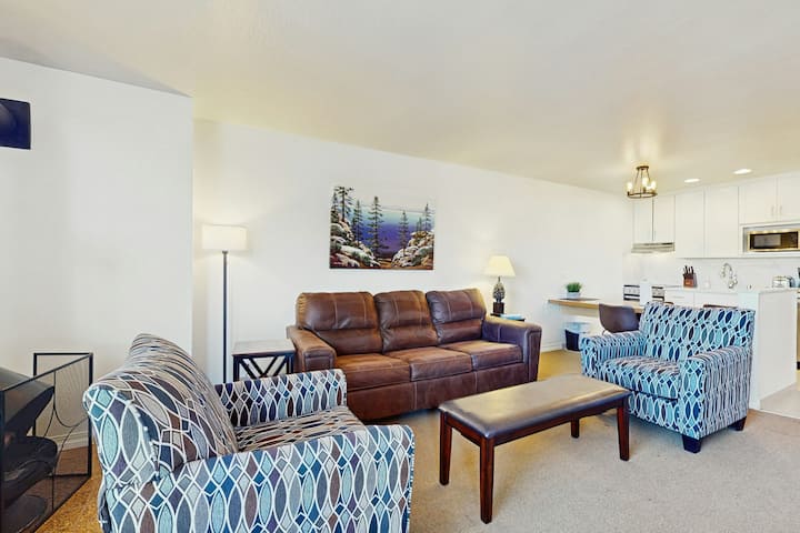 1br With Fitness Center, Onsite Laundry, & Pools - El Dorado Beach, CA