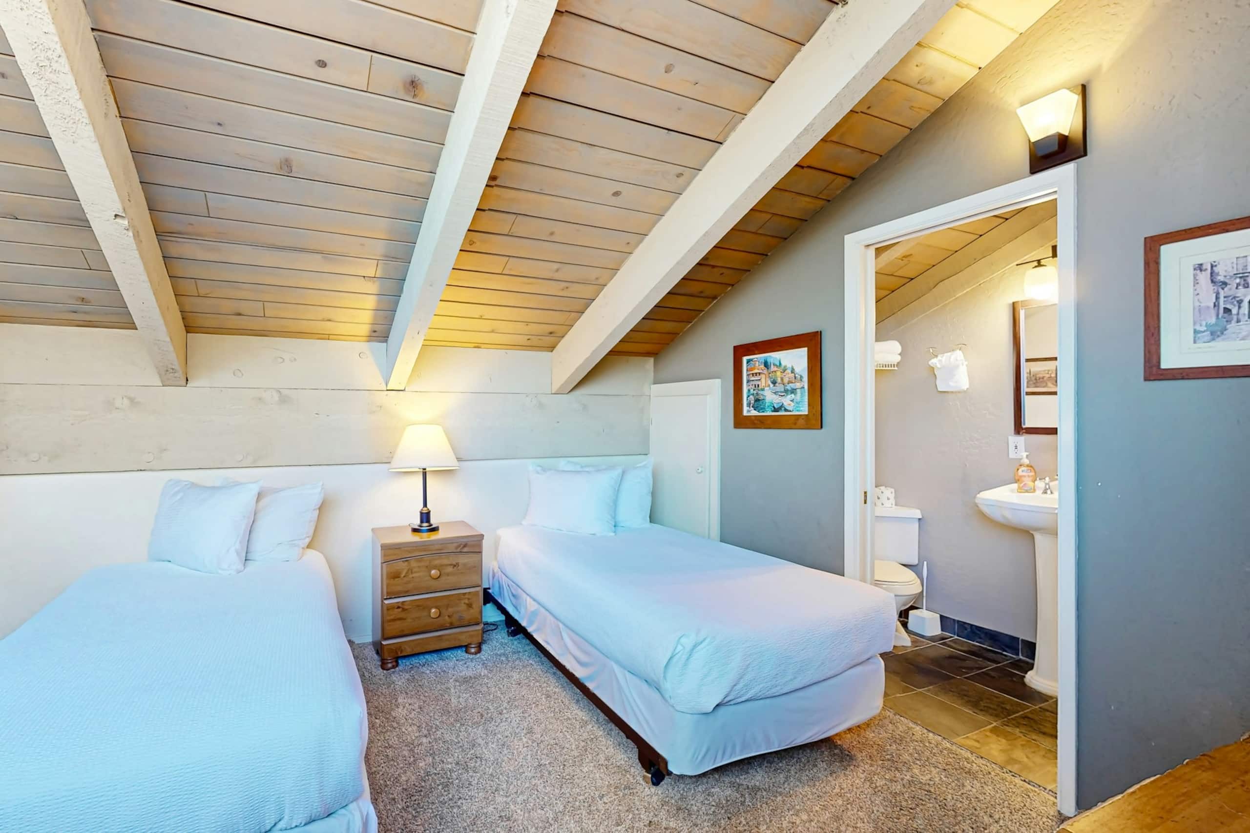 Lakefront Townhome with Pier & Beach Access - Photo 20