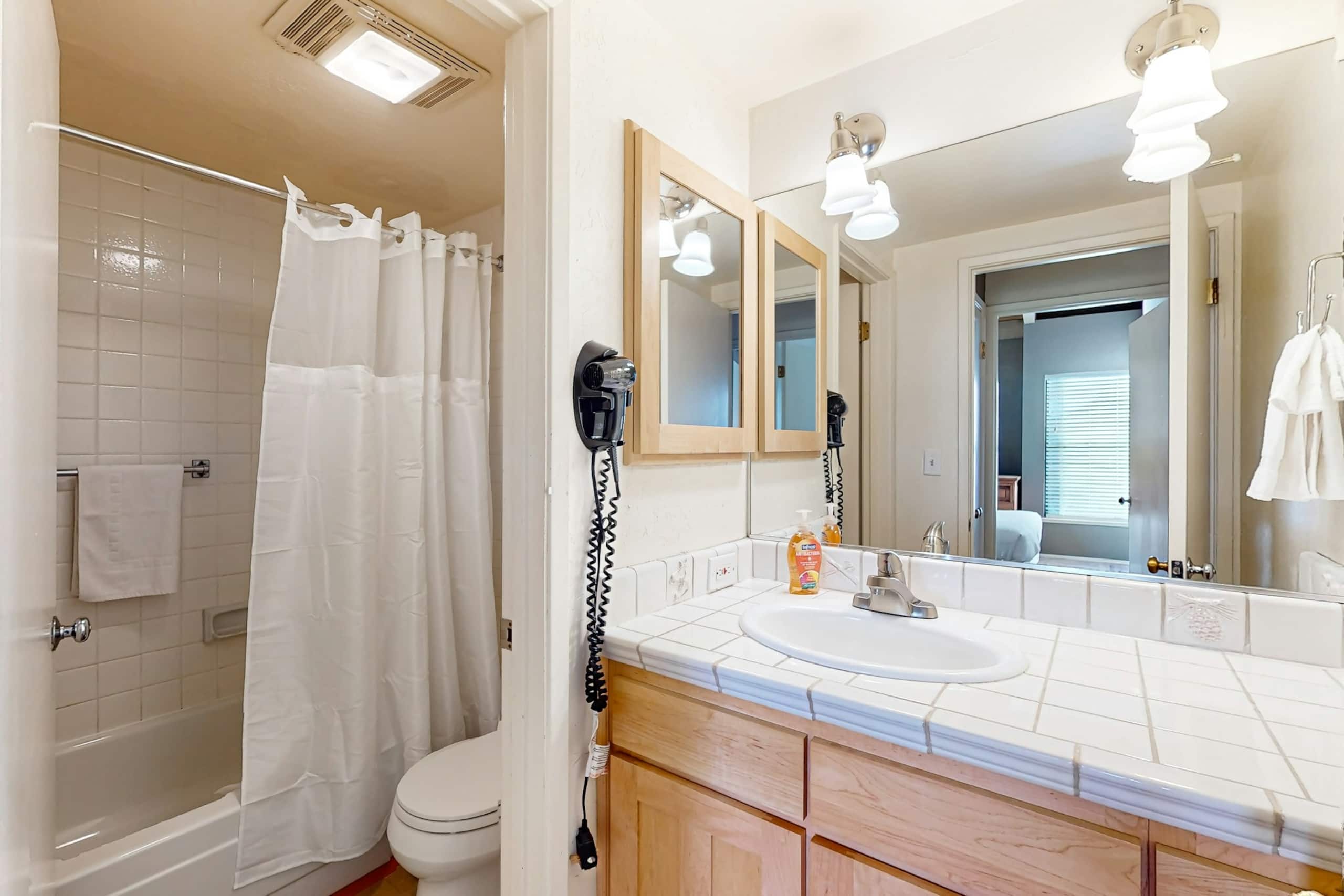 Lakefront Townhome with Pier & Beach Access - Photo 19