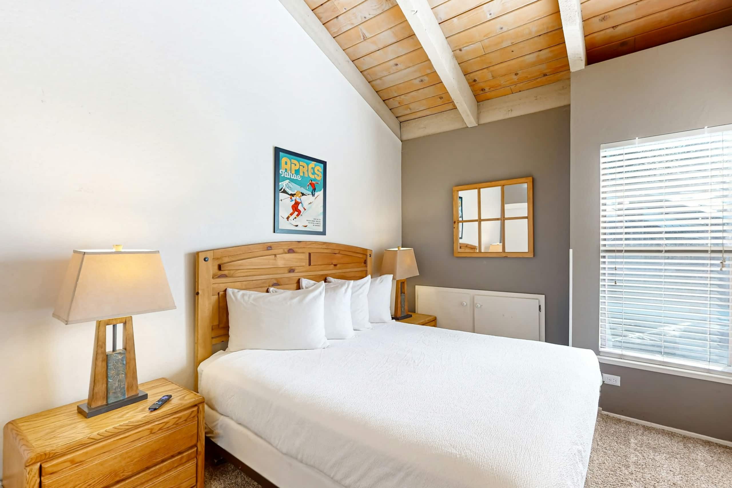 Lakefront Townhome with Pier & Beach Access - Photo 17