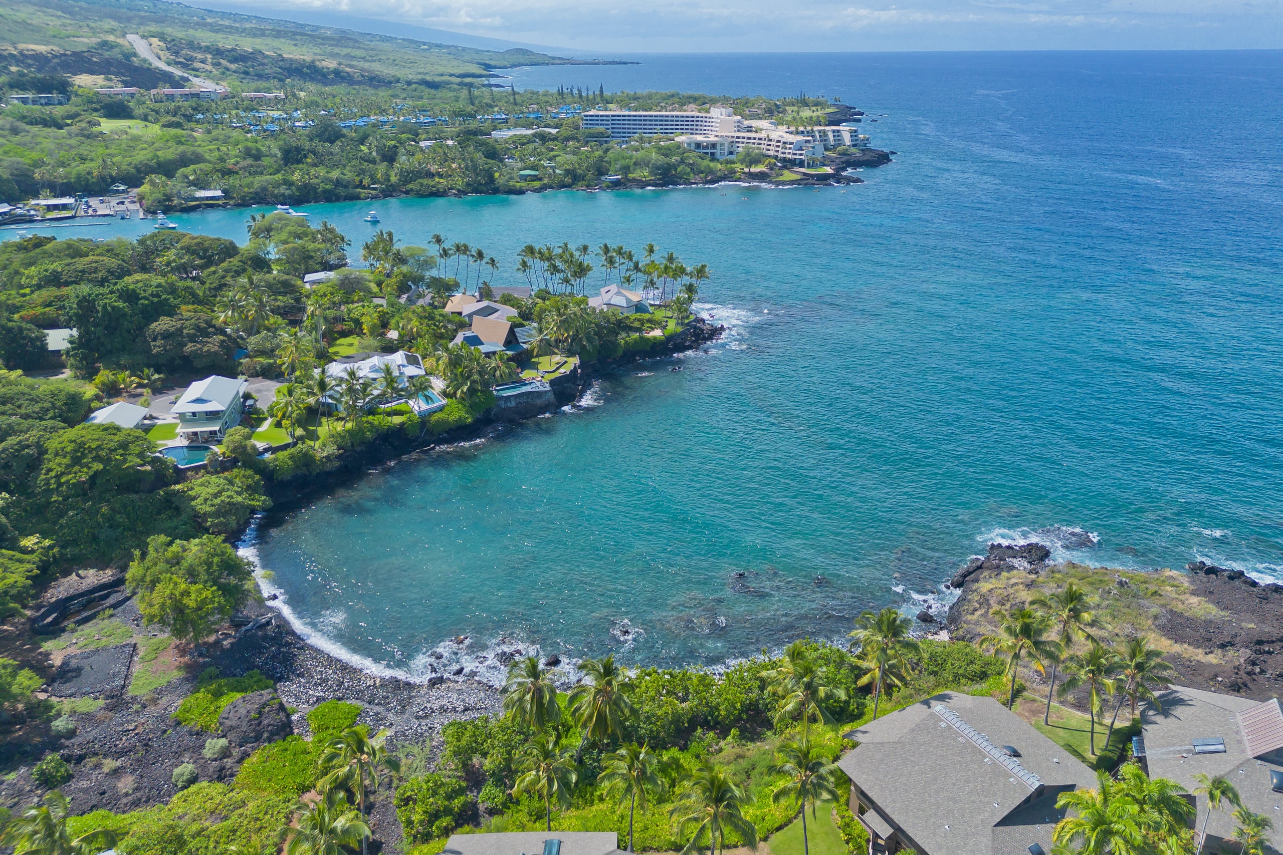 Condo in Kailua-Kona · ★4.71 · 3 bedrooms · 6 beds · 3 private baths - Image 10