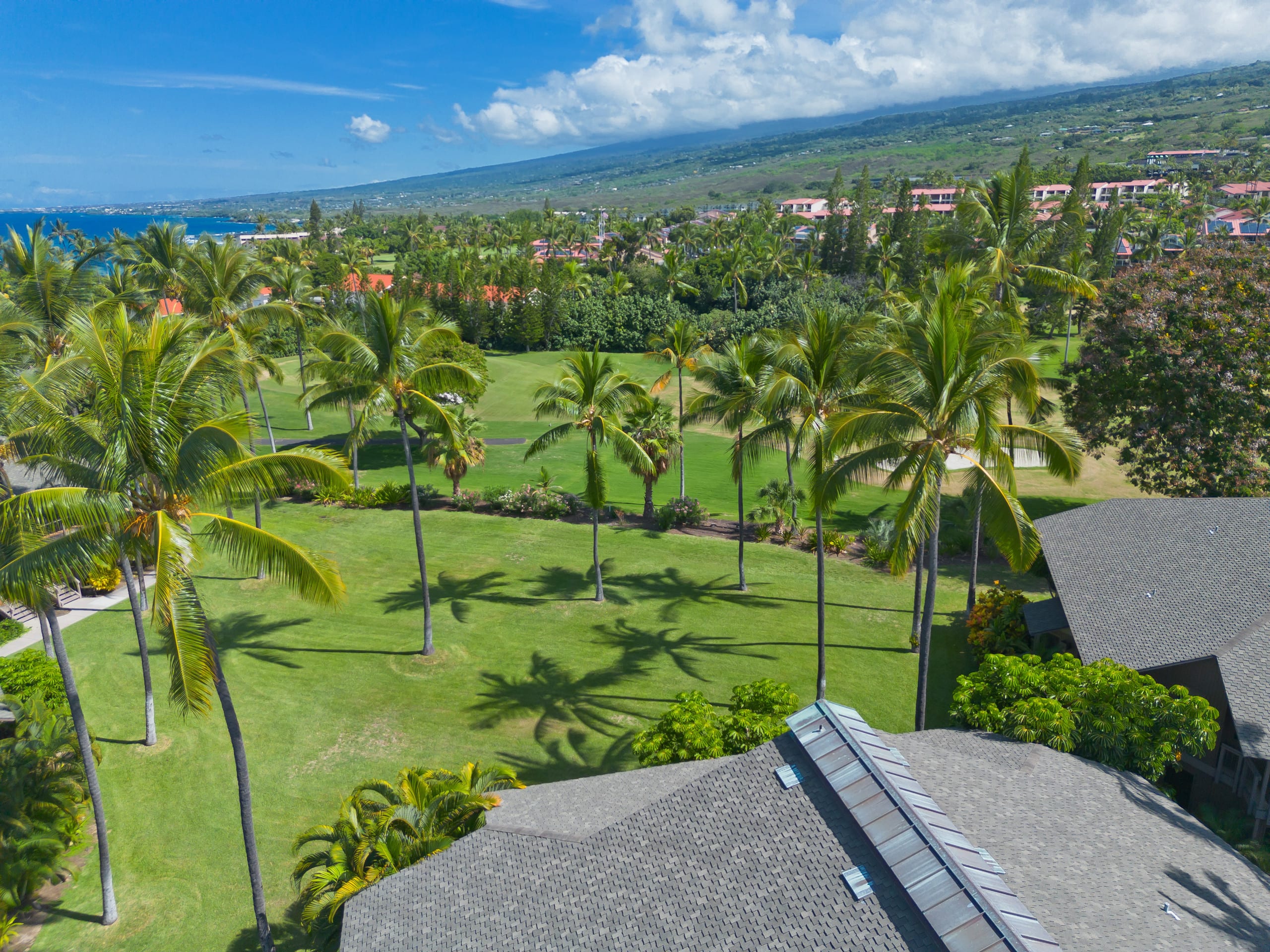 Condo in Kailua-Kona · ★4.71 · 3 bedrooms · 6 beds · 3 private baths - Image 7