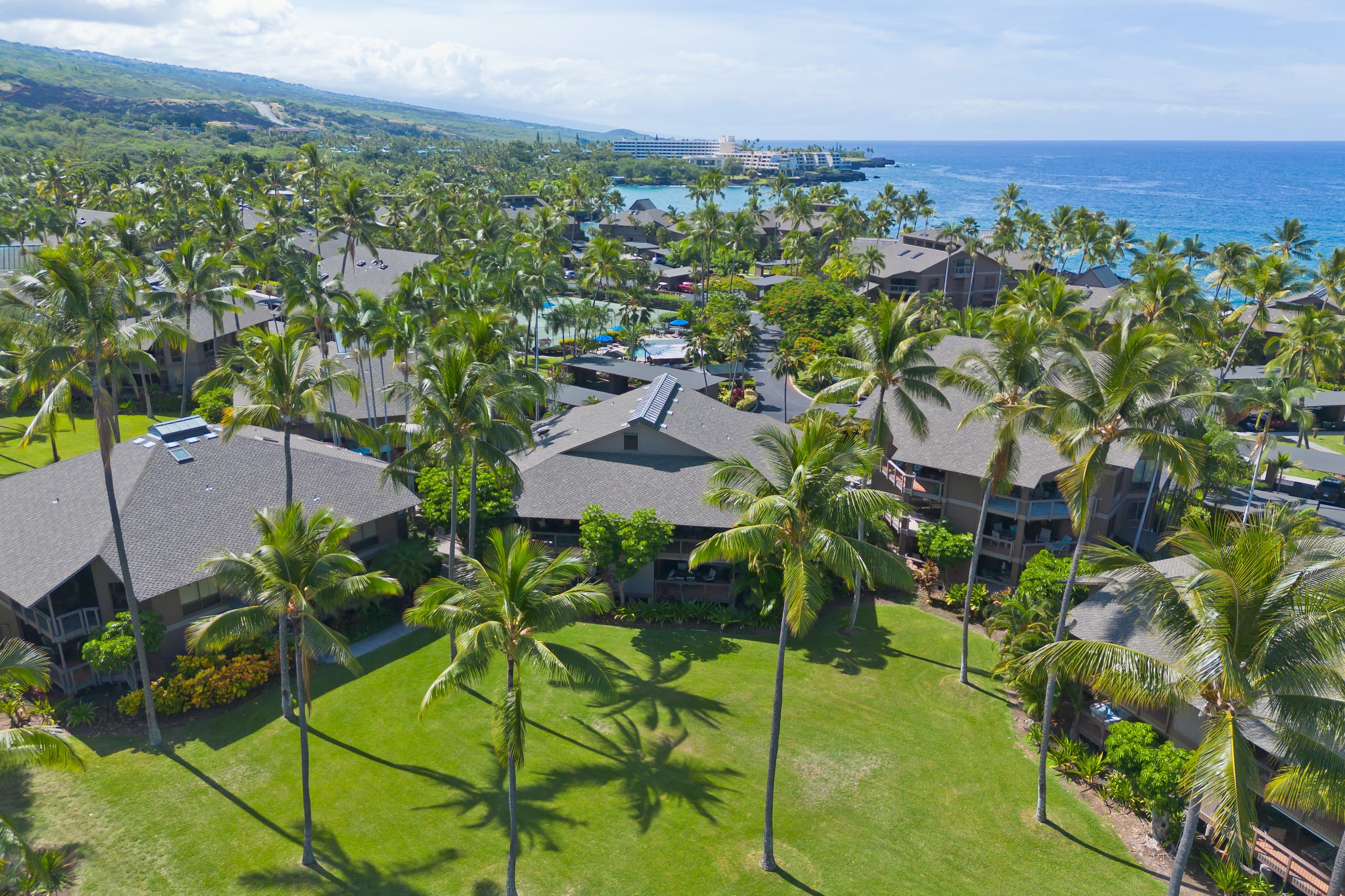 Condo in Kailua-Kona · ★4.71 · 3 bedrooms · 6 beds · 3 private baths - Image 11
