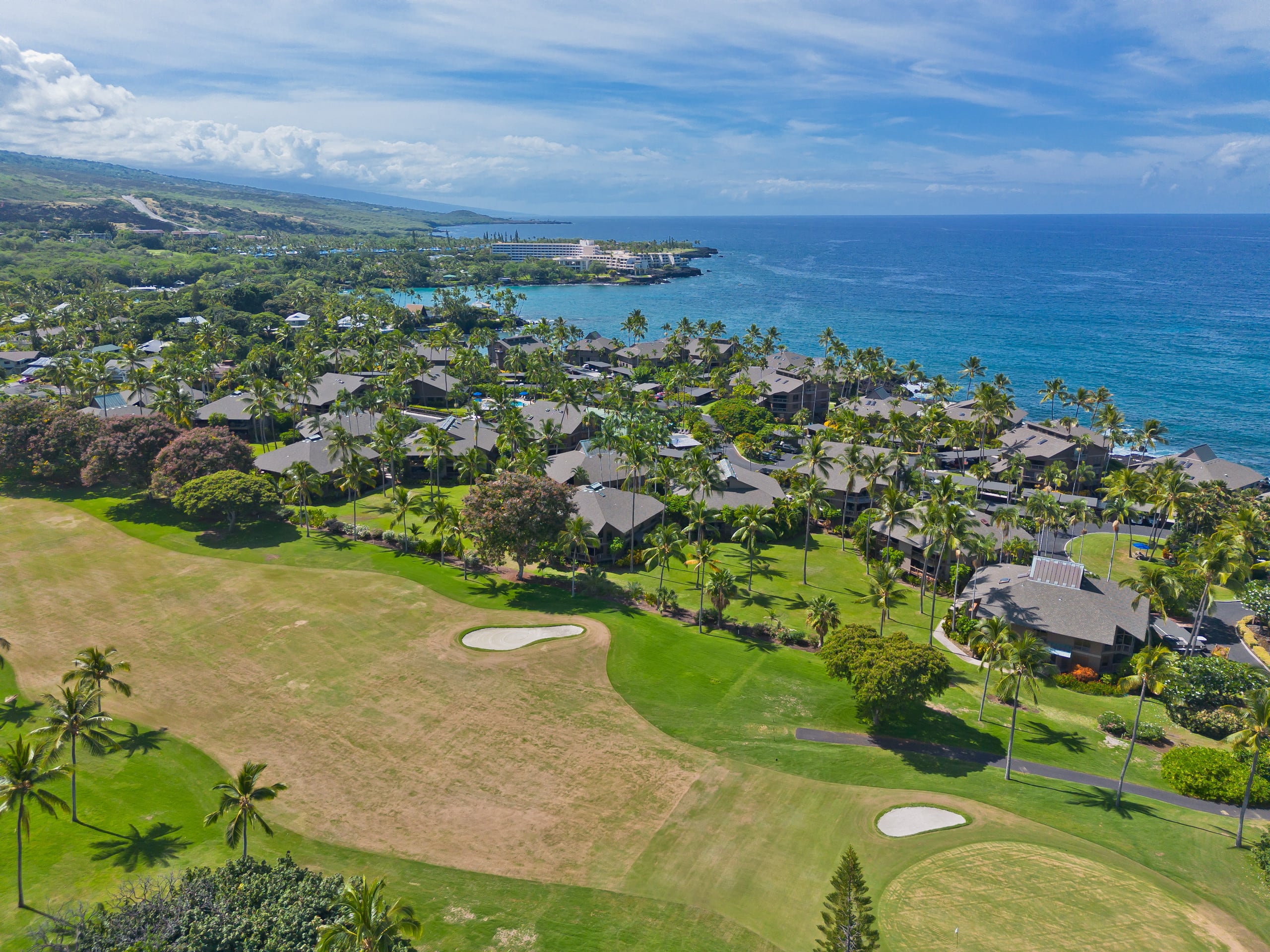 Condo in Kailua-Kona · ★4.71 · 3 bedrooms · 6 beds · 3 private baths - Image 13