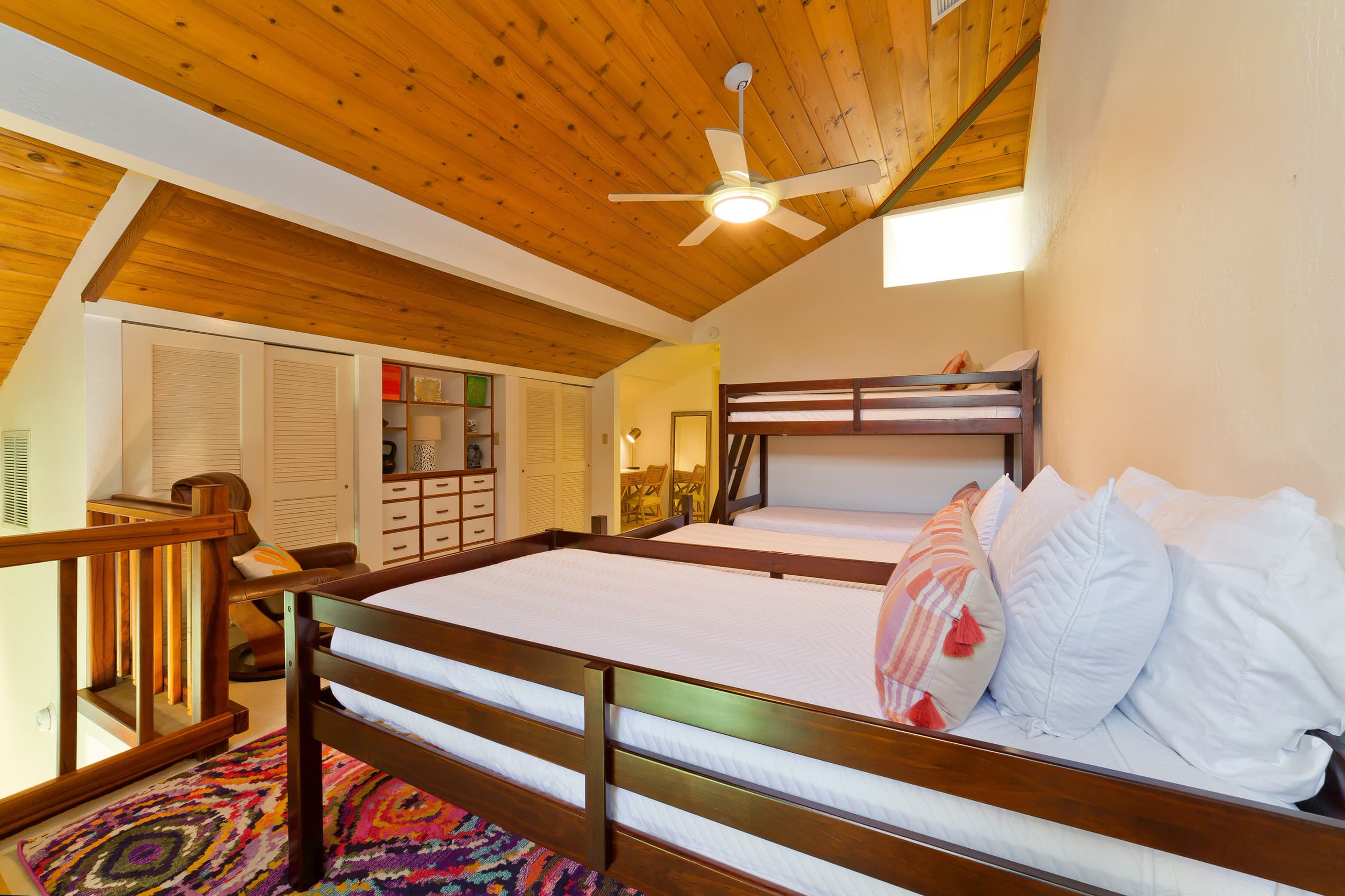 Condo in Kailua-Kona · ★4.71 · 3 bedrooms · 6 beds · 3 private baths - Image 33