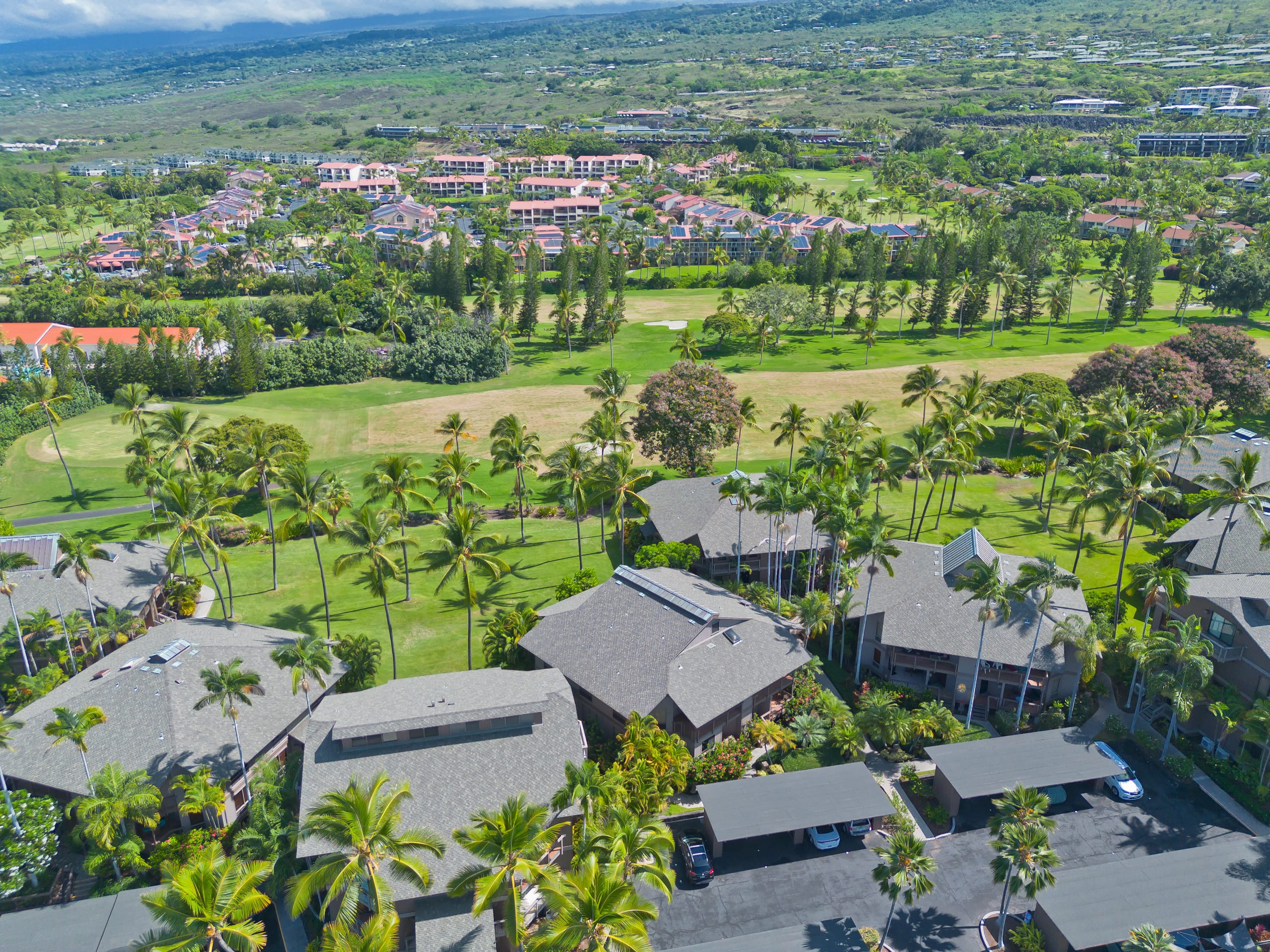 Condo in Kailua-Kona · ★4.71 · 3 bedrooms · 6 beds · 3 private baths - Image 15