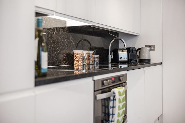 Central Flat in Covent Garden gallery image 3