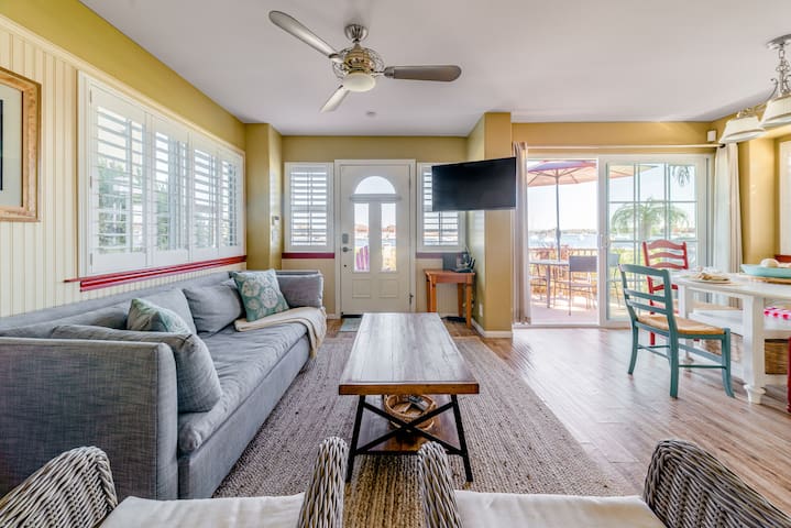 3BR | Bayfront Luxury | Patio | Garage gallery image 3