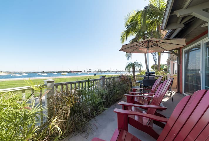 3BR | Bayfront Luxury | Patio | Garage