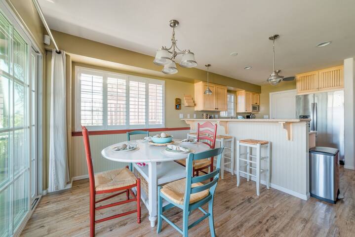 3BR | Bayfront Luxury | Patio | Garage gallery image 5