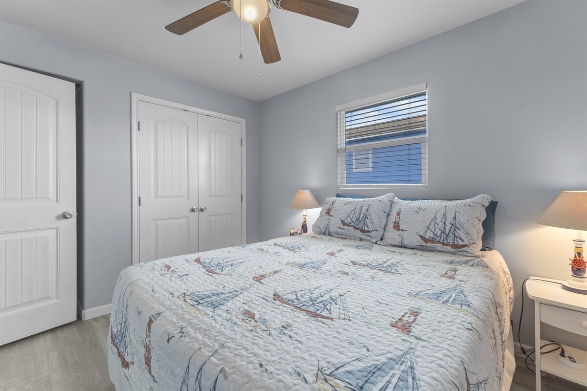 Საძინებელი #2 (საწოლი 152 × 203 სმ)