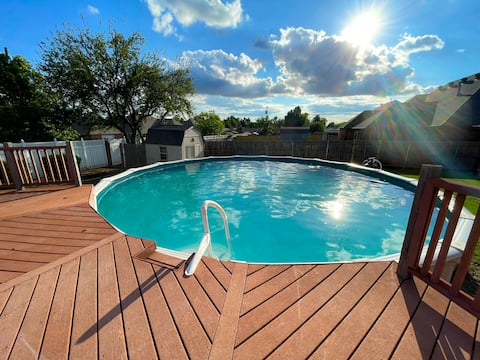 Expansive Summer Oasis w/Private Pool, Gathering