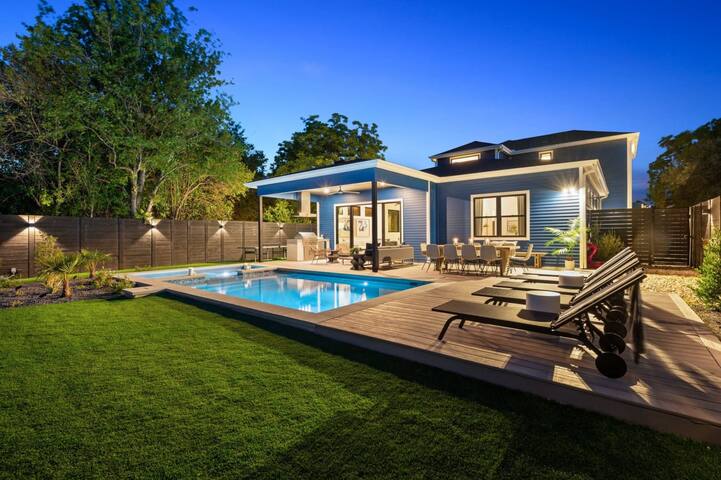 Stylish Southern Home | Heated Pool gallery image 5