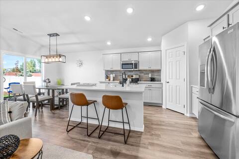*Heart of Caldwell*HotTub*Fenced Yard| Spacious