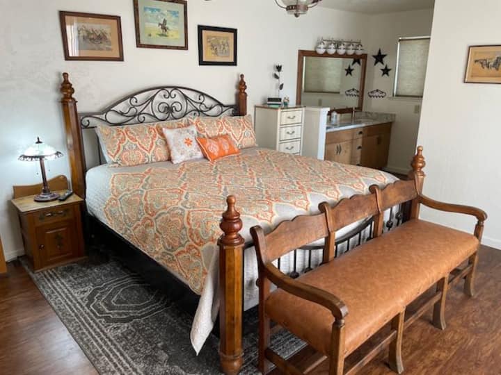 Creekside Suite - Pet Friendly - Creek Access - Oakhurst, CA