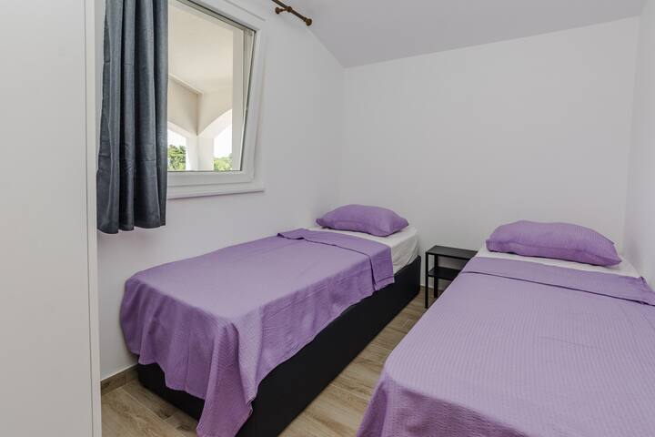 חדר שינה 2, שטח: 8 מ"ר