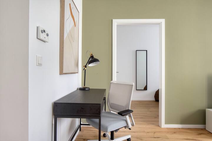 Blueground | Innere, cellar & elev, nr transport gallery image 4